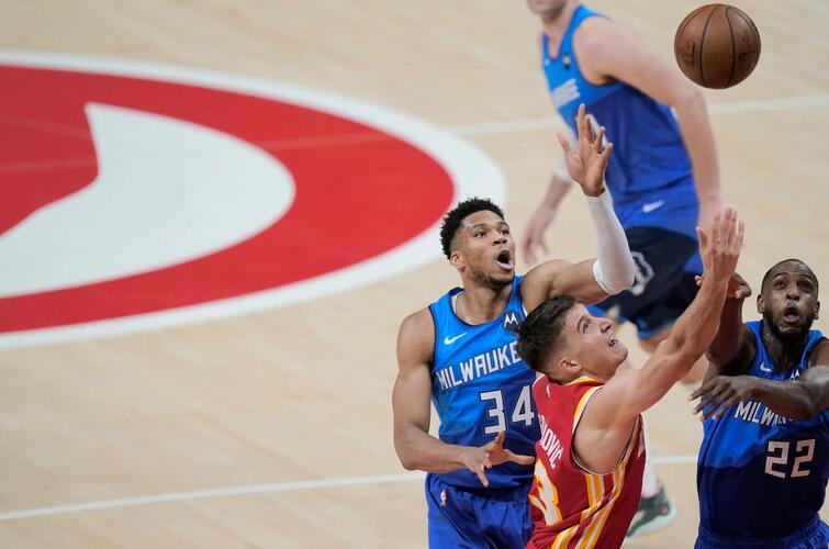 NBA东部决赛：米德尔顿末节暴冲飙20分雄鹿甩尾击垮老鹰